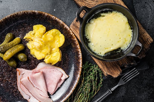 Les secrets d'une raclette succulente : on vous dévoile tout !