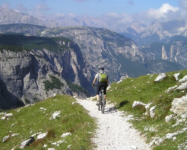 Comment expliquer le boom des agences de voyages à vélo ?