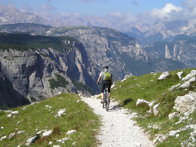 Comment expliquer le boom des agences de voyages à vélo ?