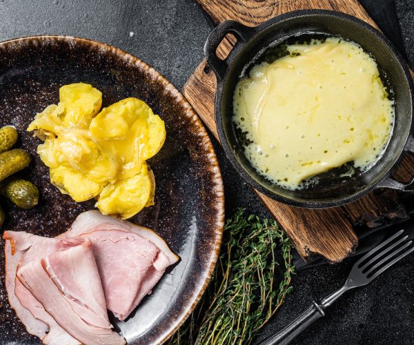 Les secrets d’une raclette succulente : on vous dévoile tout !