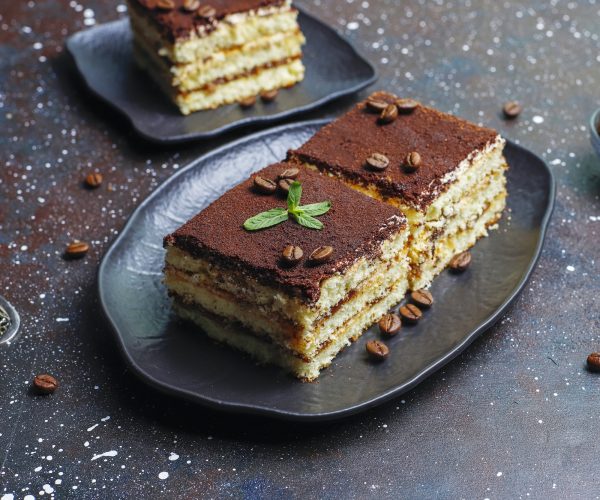 Quels sont les secrets d’un tiramisu traditionnel pour un restaurant italien?